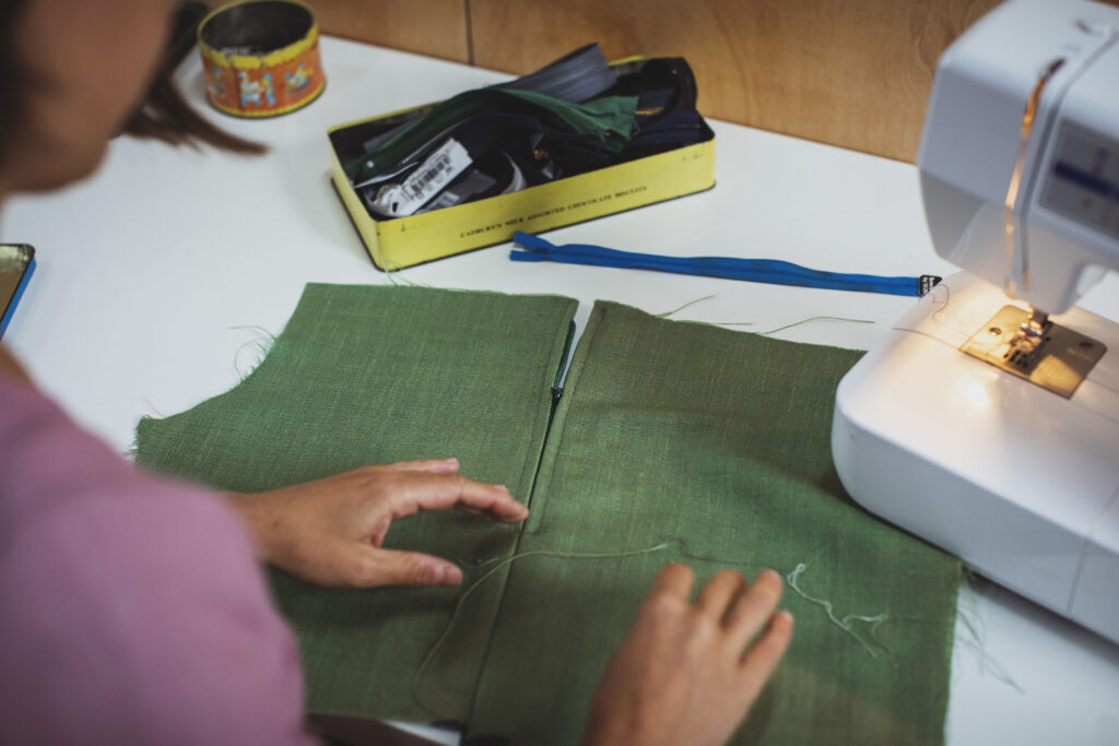 Learn to sew Zippers for Beginners